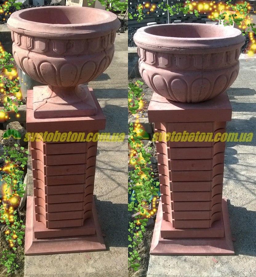 Ландшафтная композиция садового дизайна ваза бетонная на подставке, элемент декора возле участка дома. - фото 1 - id-p857474408