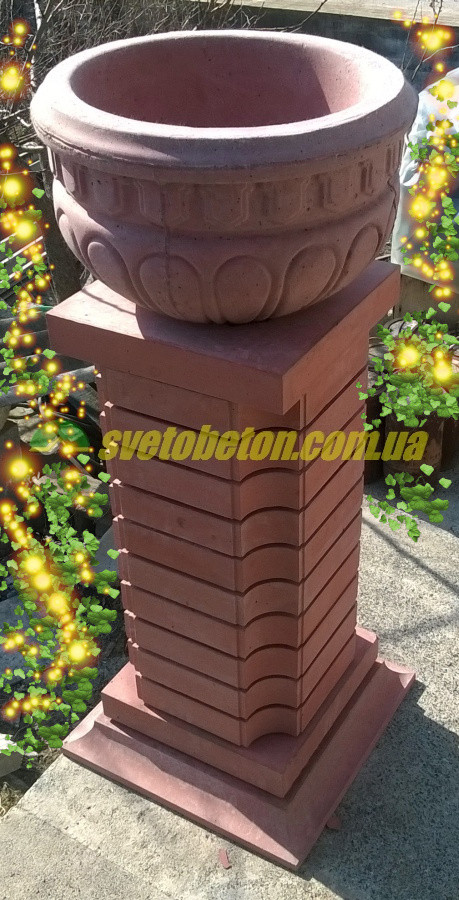 Ландшафтная композиция садового дизайна ваза бетонная на подставке, элемент декора возле участка дома. - фото 3 - id-p857474408