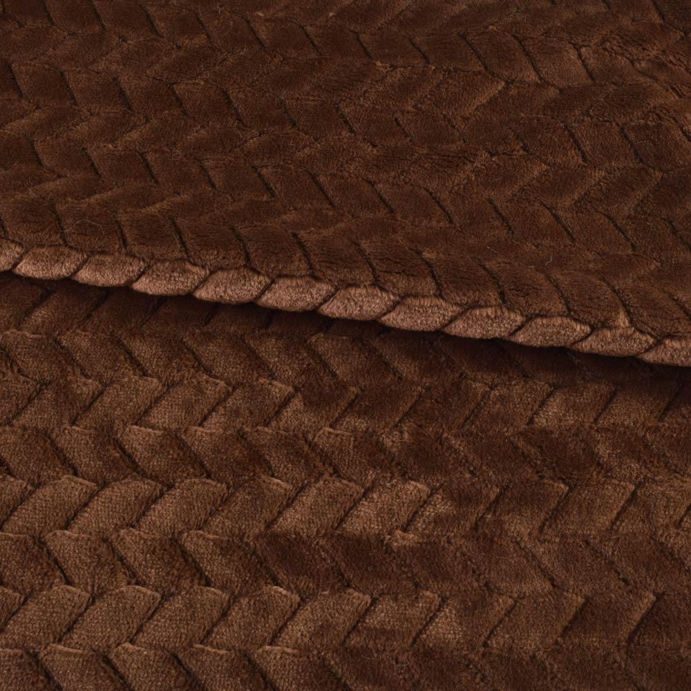 Хутро штучне косичка з прорізами коричневе ш.165