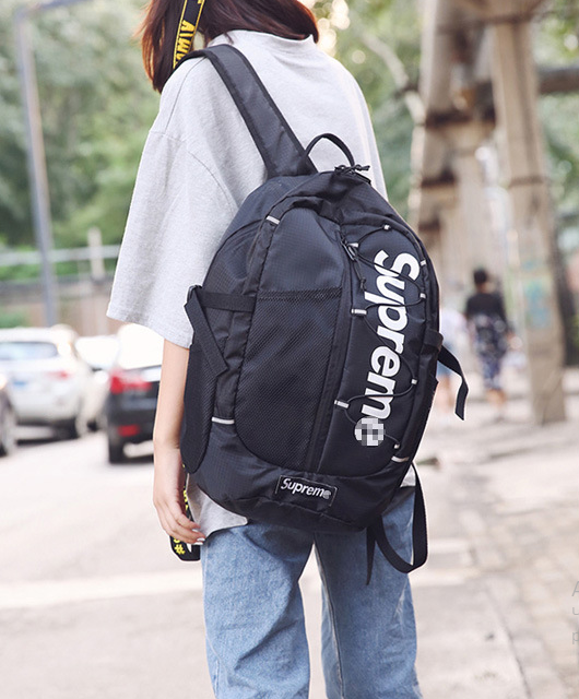 Рюкзак чорний молодіжний Supreme