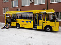 Шкільний спеціалізований автобус Аtaman D093S4 з 1-ої коляскою.