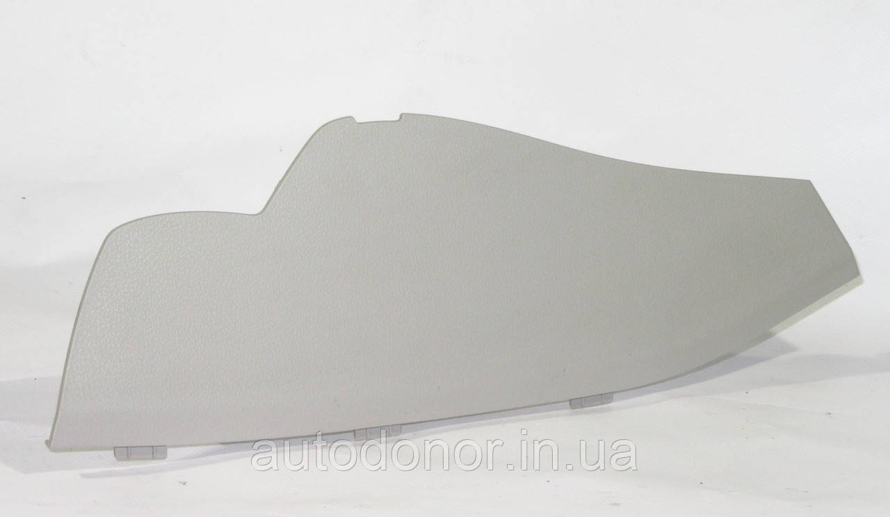 Накладка на торпедо бокова ліва сіра K - GRAY Nissan Leaf ZE0 (10-13) 68499-3NA0A