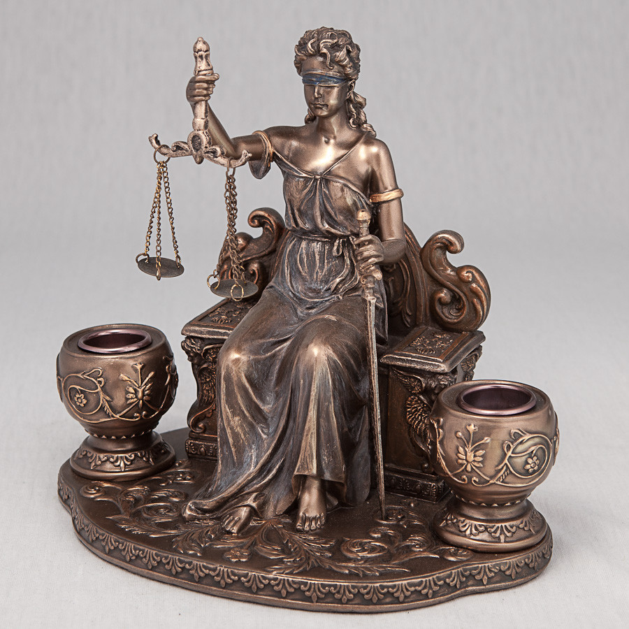 Свічник статуетка Veronese Феміда на троні 18 см 74765 фігурка веронезе богиня правосуддя юстиція VE