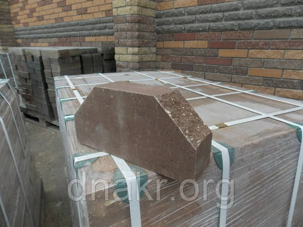 Цегла облицювальна з двома гранітними скошеними кутами 250х120х65