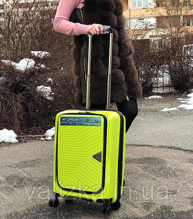 Валізу з поліпропілену пластиковий з відділенням для ноутбука Airtex Франція / Якісна валіза з поліпропілену, фото 2