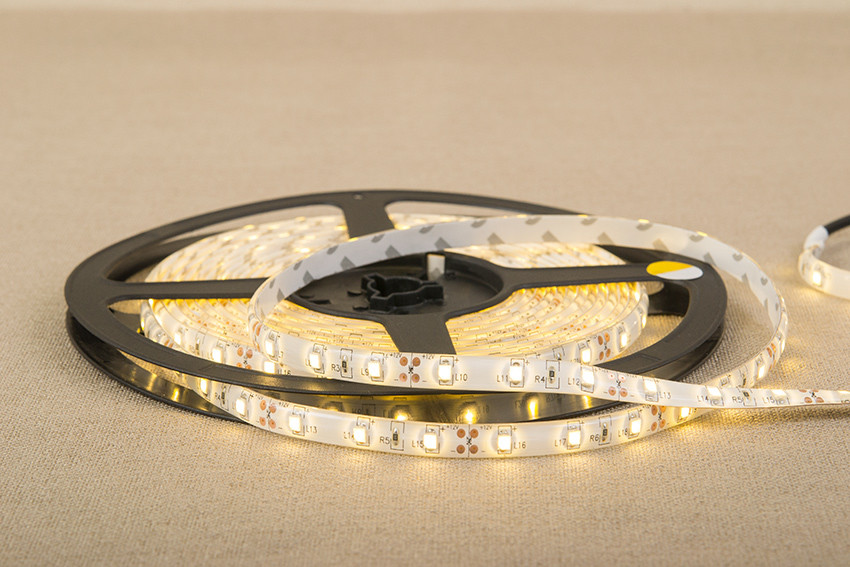 Dilux — Світлодіодна стрічка SMD 3528 60LED/метр, негерметична IP33, тепло біле.