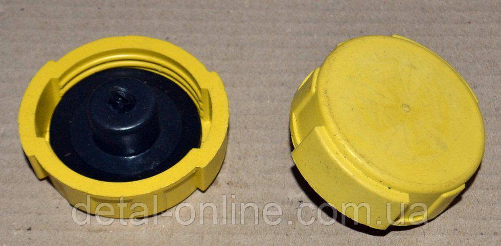 082-1103010 Кришка бака палітрного. МТЗ пластмасі. (покупний. МТЗ) (2-й сорт)