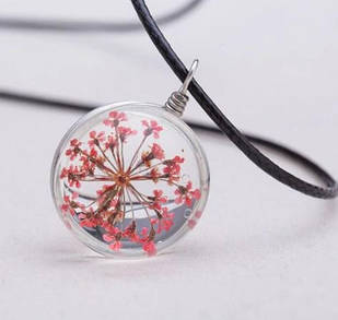 Кулон, підвіска із сухоцвітами