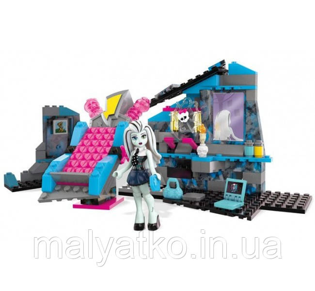 Mega Bloks Monster High Frankie Steins Electrifying Room Building Set