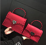 Сумка жіноча з підвіскою, розмір S (червона), фото 2