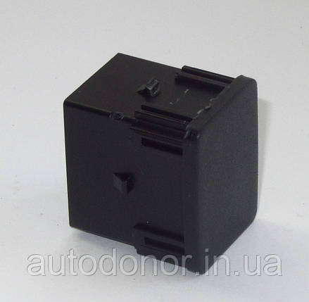 Заглушка кнопки торпедо Nissan Leaf ZE0 / AZE0 (10-17) 68492-1KK0A, фото 1