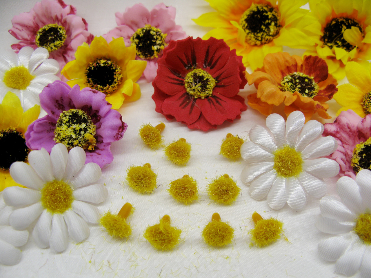 Серединки для квітів маленькі жовті 8 мм — 10 грн за 10 шт.
