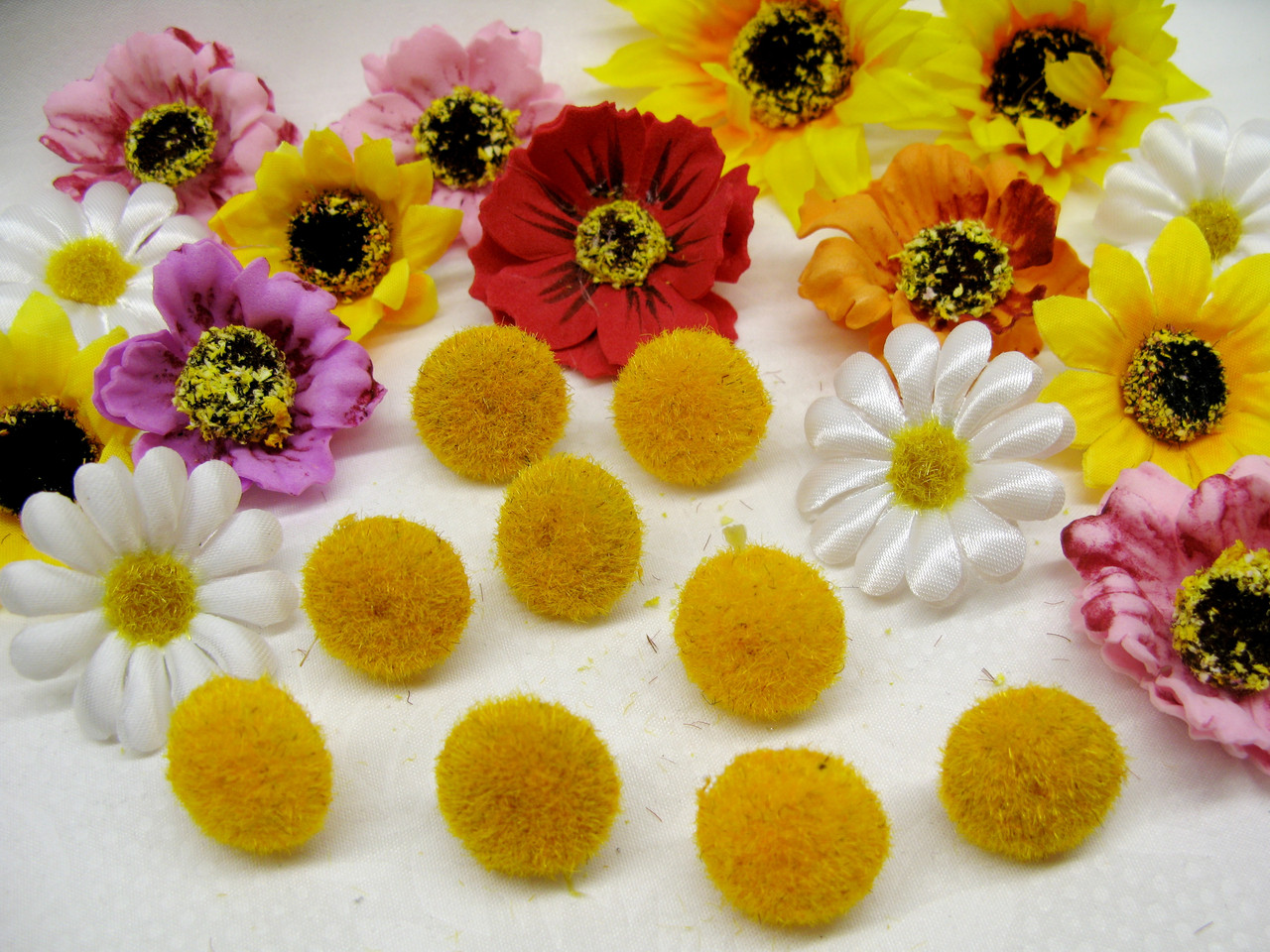 Серединки для квітів велика жовта 20 мм — 18 грн за 10 шт.
