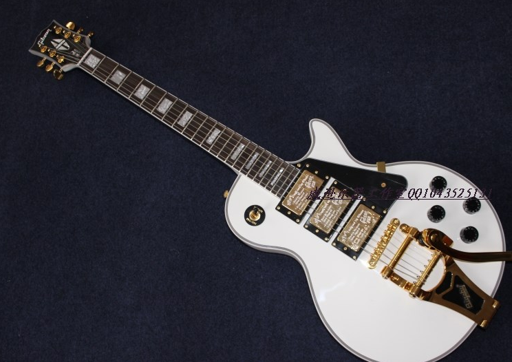 Електрогітара Gibson Les Paul Custom 3 Pickup Bigsby White