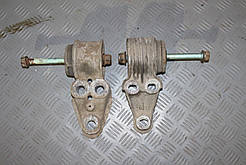 Опорний кронштейн задньої балки із сайлентблоком Audi A6 C5