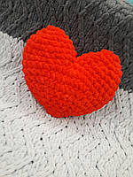 Декоративная подушка из плюши ручная вязка сердце