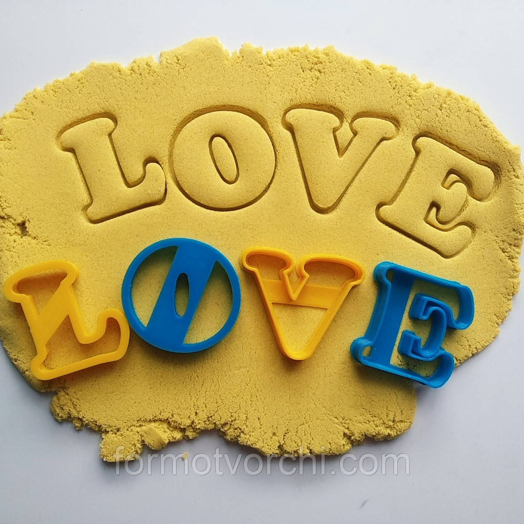 3D-формочки-вирубки для пряників "Літери LOVE"