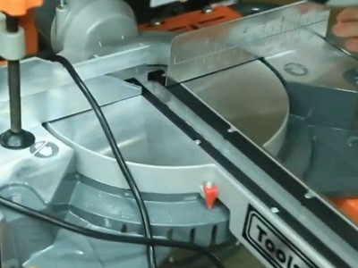 Торцювальна пила Toolson KGZ2550PRO Scheppach