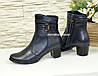 Жіночі класичні черевики на невисоких підборах, колір синій, фото 3