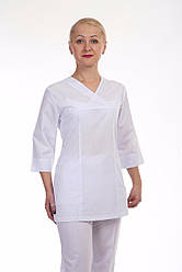 Медичний жіночий костюм білого кольору