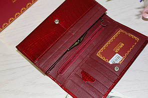 Шкіряний лаковий червоний гаманець жіночий із монетницею всередині на клямці Balisa B826-2, фото 3