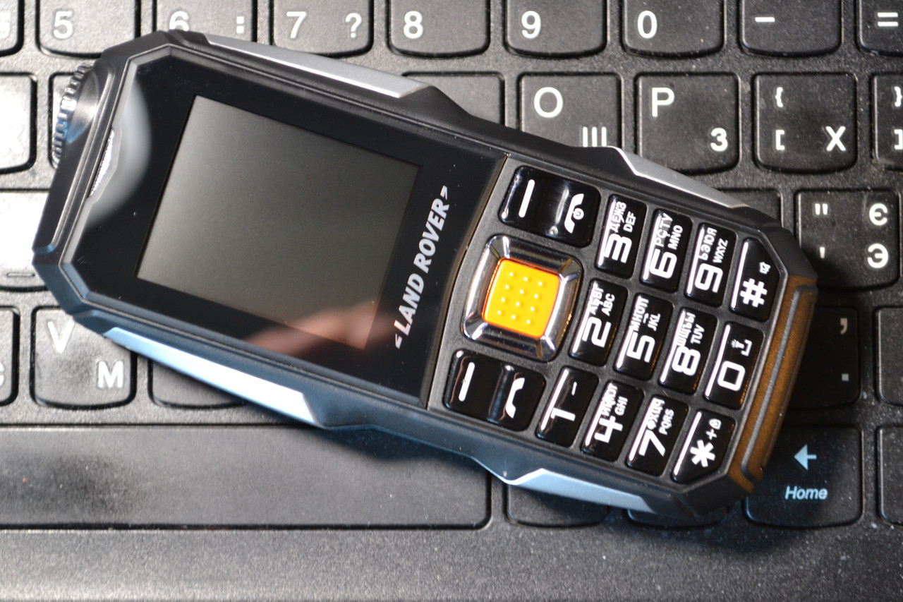 Протиударний телефон Hardphone W2 — 2 sim, батарея 2800 mah, камера 2 Mp, російська клавіатура Оплата на пошті