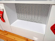 Панель перфорована біла в ніша