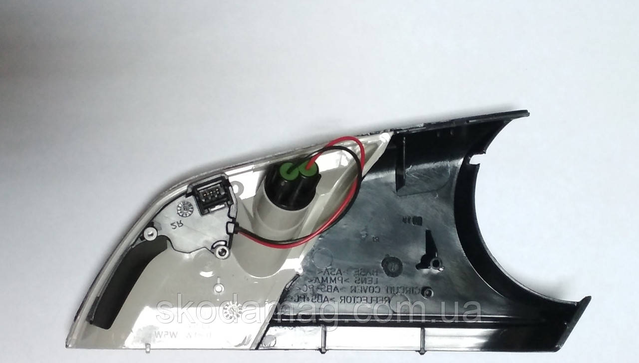Левый сигнал поворота (повторитель) в зеркале Шкода Октавия А5 до 2008 ...