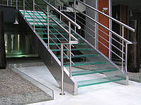 Сходи сталева зі скляними сходами. Ступені - триплекс 32 мм. (15 +15 загартовані)