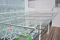Скляне накриття тераси. Несуча конструкція на сталевих колонах. Алюмінієва профільна система для монтажу скла. Скло триплекс з двох загартованих стекол.