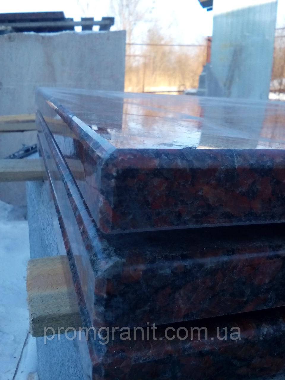 Підвіконня із натурального каменю червоного кольору, фото 1
