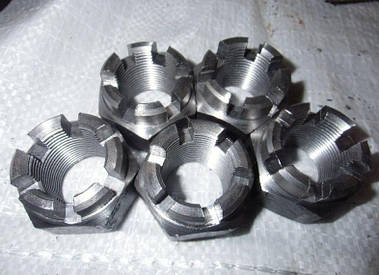 Гайка М33 ГОСТ 5918 (DIN 935) корончатая і прорізна