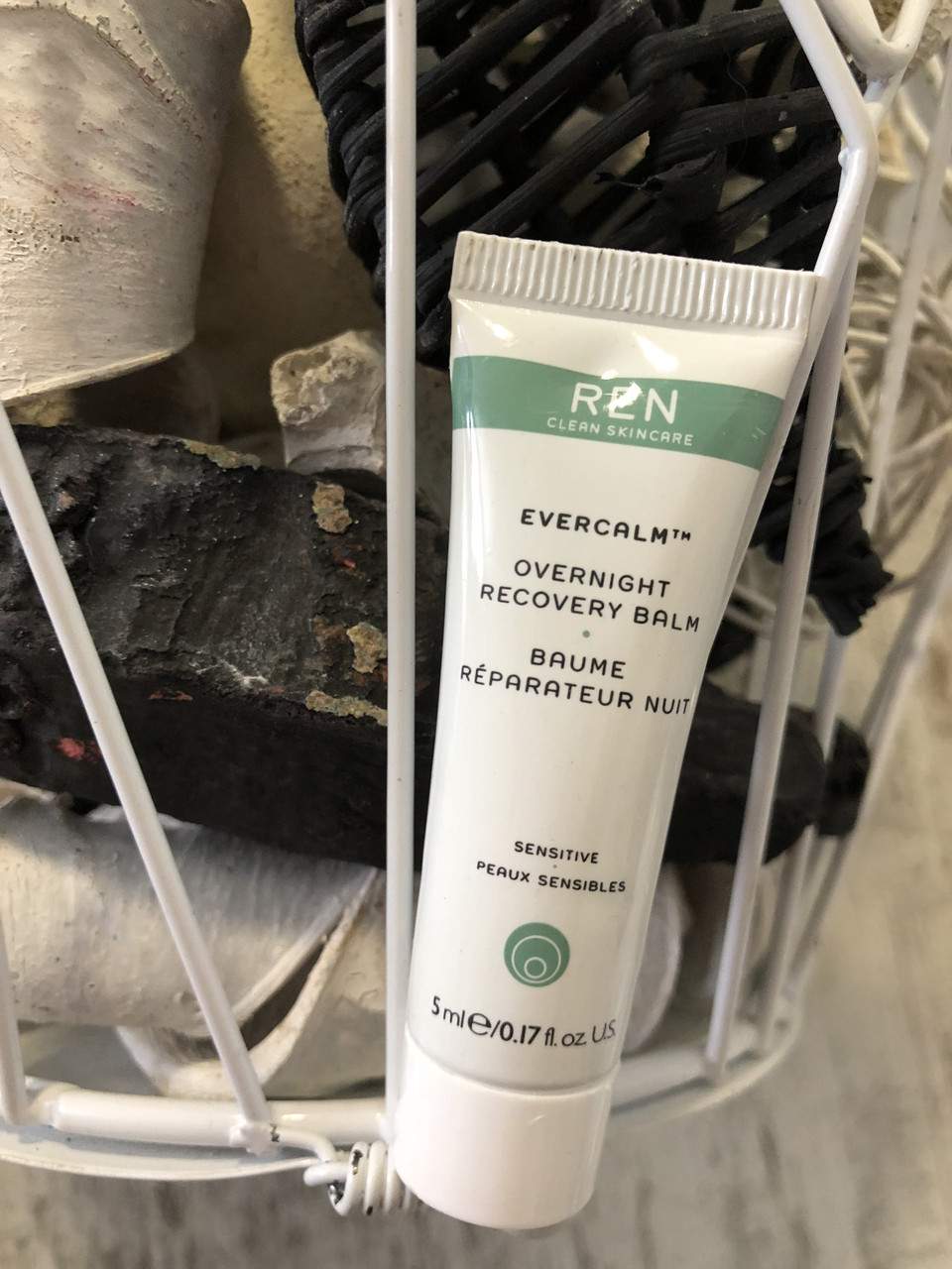 Нічний поживний бальзам для обличчя REN Overnight Recovery Balm