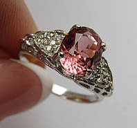 Кольцо с мозамбикским Hot Pink турмалином 1.87ct, овал 9х7 мм