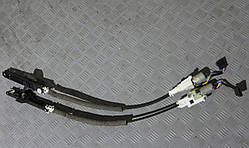 Електроремієві ремені, Електромеханізми передніх ременів безпеки Audi A8 D2