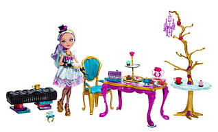 Набір Ever After High Hat-Tastic Madeline Hatter Doll and Party Display Лялька Медлін Хеттер із набором Чайна