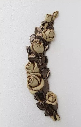 Гілка троянд з кераміки 