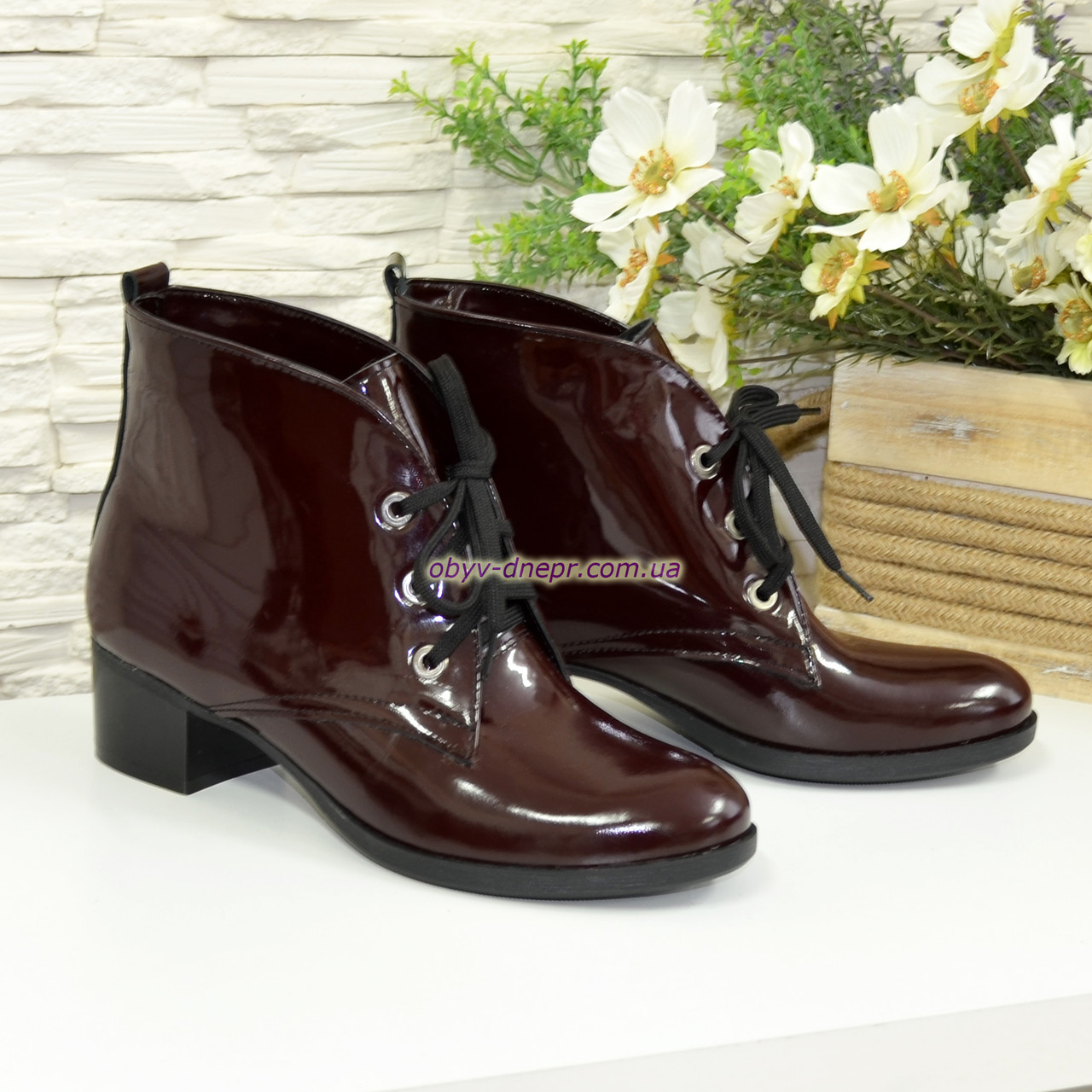Черевики жіночі лакові на шнурівці, колір бордо, фото 1