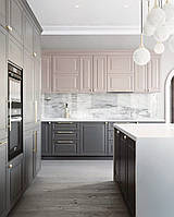 Современная классика кухня. цвет фасадов серый и светло розовый