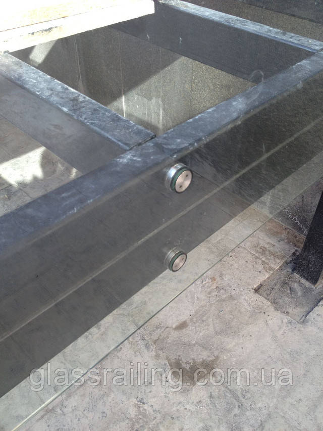 Монтаж скляного огородження Montaj steklyannogo ograjdeniya