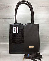 Класична жіноча сумка Трикутник коричневого кольору з коричневим крокодилом