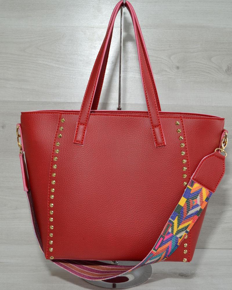 Сумка – яскравий ремінь червоного кольору