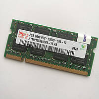 Оперативна пам'ять для ноутбука Hynix SODIMM DDR2 2Gb 667MHz 5300s CL5 (HYMP125S64CP8-Y5 AB) Б/У