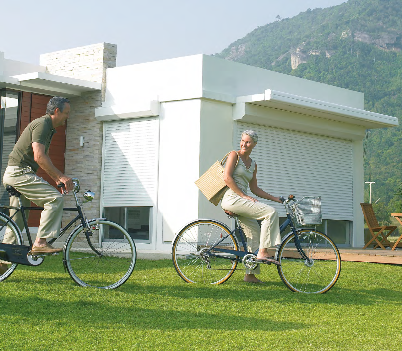 Автоматичні екструдовані ролети Alutech Classic AER44/S 1500х1800 з вбудованим монтажем