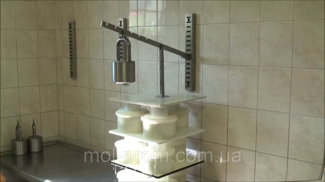 Прес для сиру (настінний)