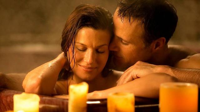 Ванна удвох при свічках Фото Ванна удвох при свічках