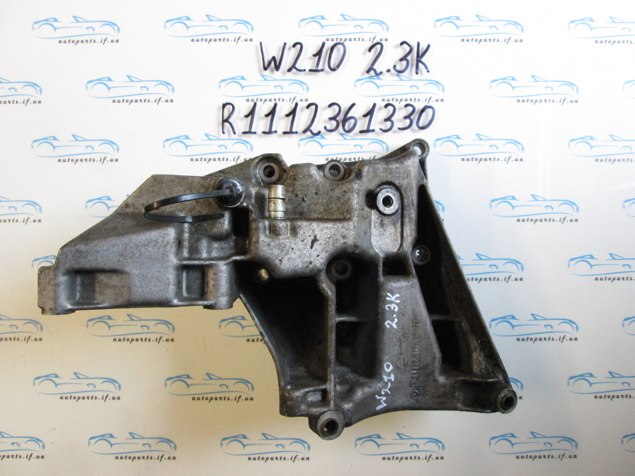 Кронштейн компресора кондиціонера Мерседес 210, Mercedes W210 R1112361330