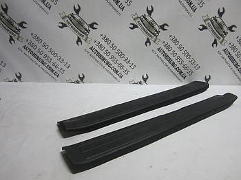 Накладка на передній поріг Toyota Sequoia (67913-0C050 / 67914-0C050)