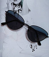 Солнцезащитные очки с цветной линзой треугольной формы Черный