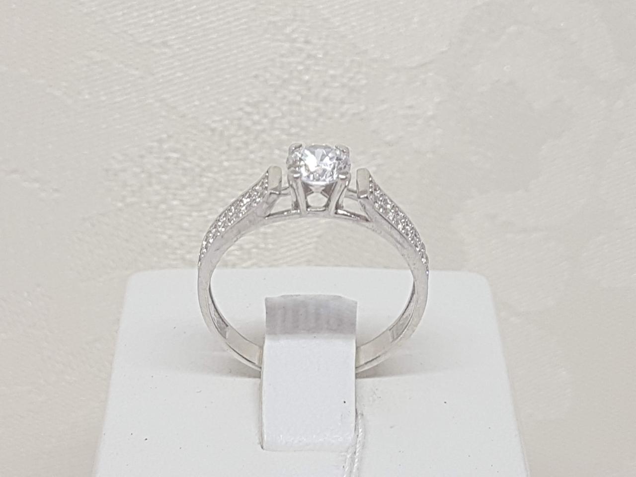 Золоте кільце з фіанітами. 140432Б 18,5, фото 1